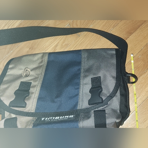 LIKE NEW TIMBUK2 BAG VINTAGE EXCELLENT CONDITION SMOKE FREE ENVIRONMENT BLUE - Picture 12 of 16